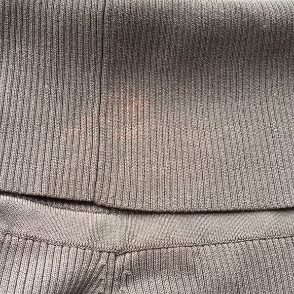 (SOLD) Wilfred Croquis Sweater - Picture 8 of 8